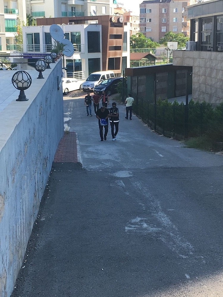 Antalya'da FETÖ operasyonu: 12 gözaltı!