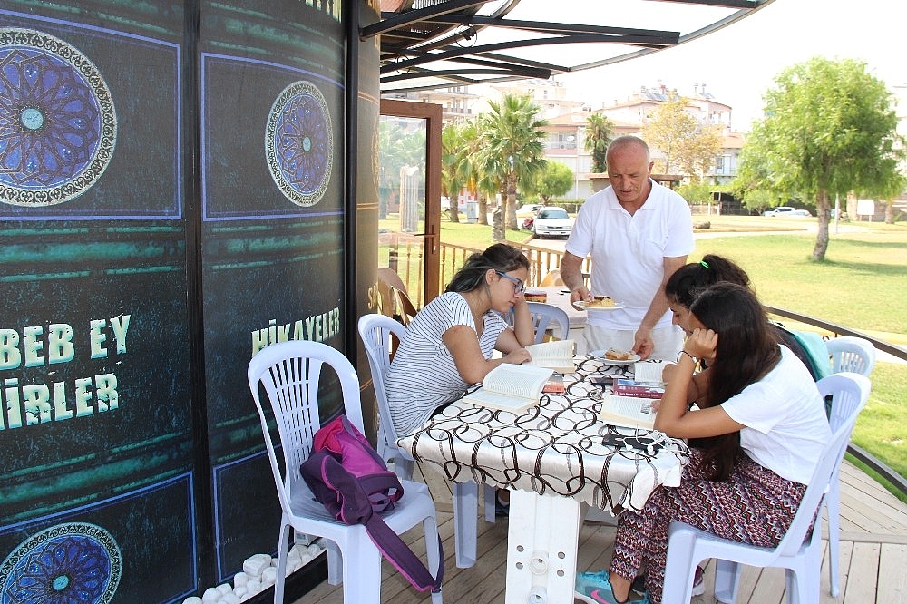 Antalya'da 'Millet Kıraathanesi' açıldı