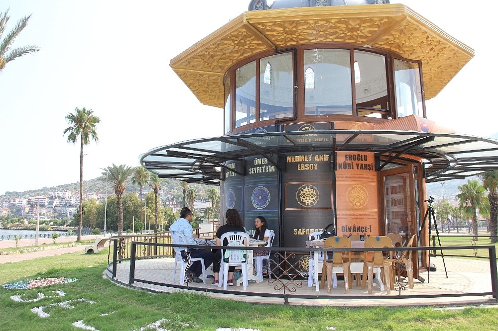 Antalya'da 'Millet Kıraathanesi' açıldı