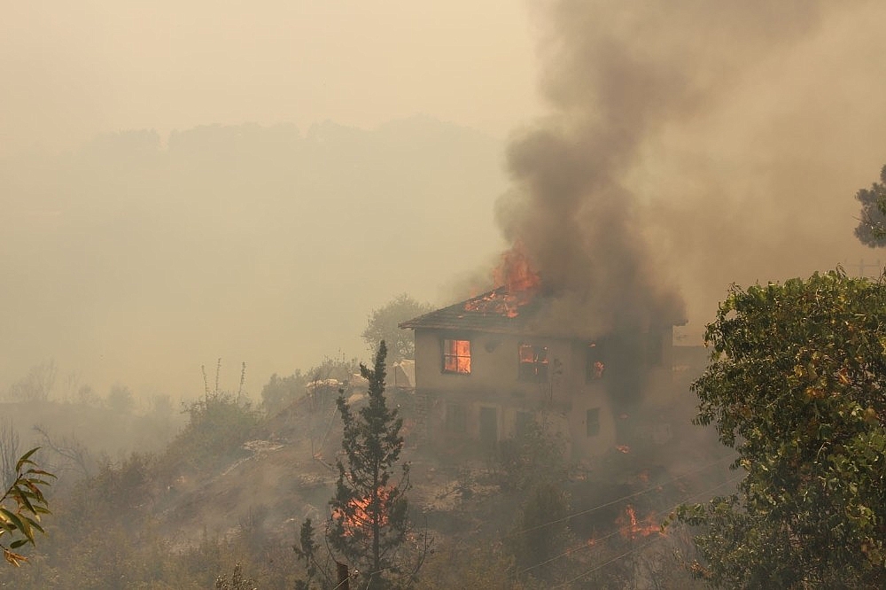 Antalya'da orman yangını uyarısı!