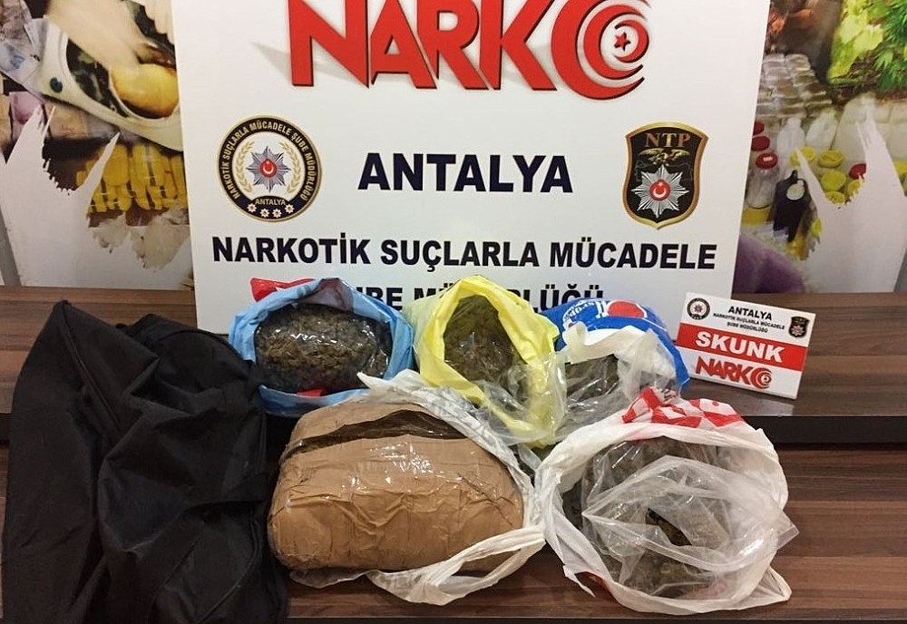 Antalya'da uyuşturucu operasyonu: 3 kişi tutuklandı!