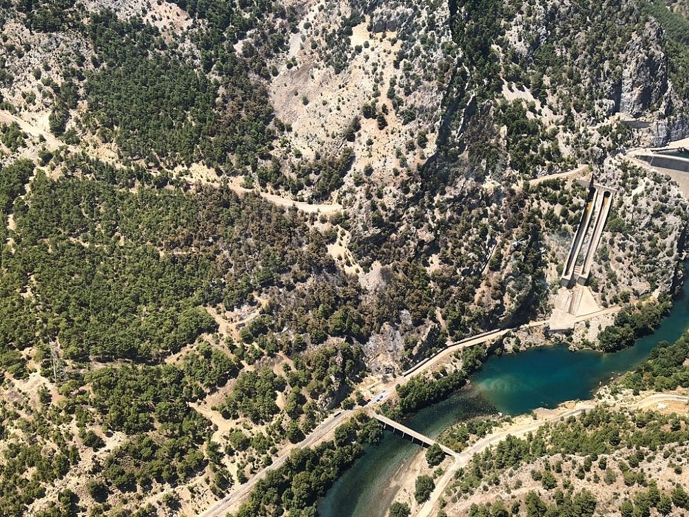 Antalya'daki orman yangını kontrol altına alındı!