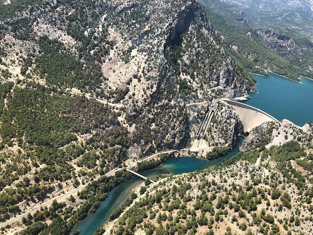 Antalya'daki orman yangını kontrol altına alındı!