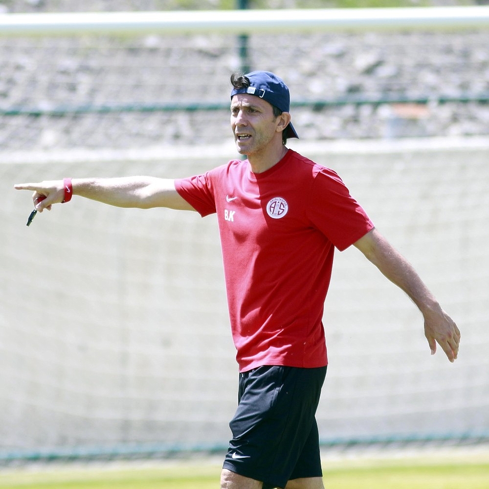 Antalyaspor dayanıklılık antrenmanı yaptı