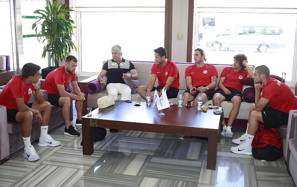 Antalyaspor Hollanda'ya gitti