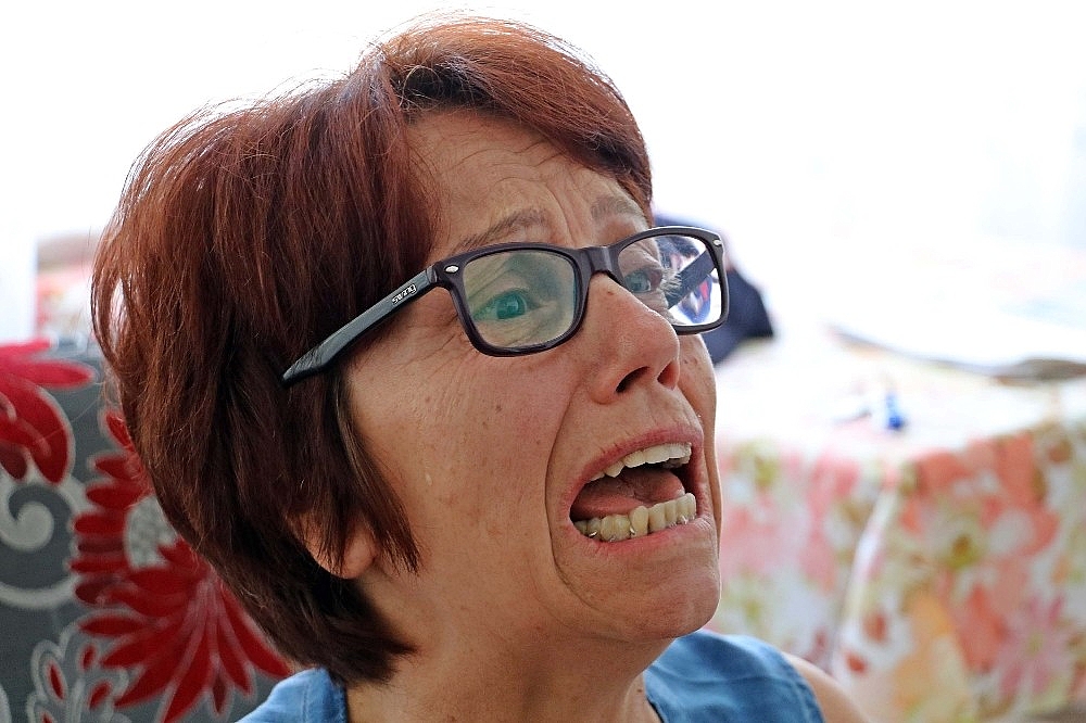 Babası için okulunu, annesi için de işini bıraktı!