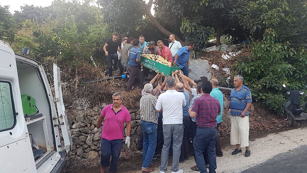 Bahçe sularken öldü!