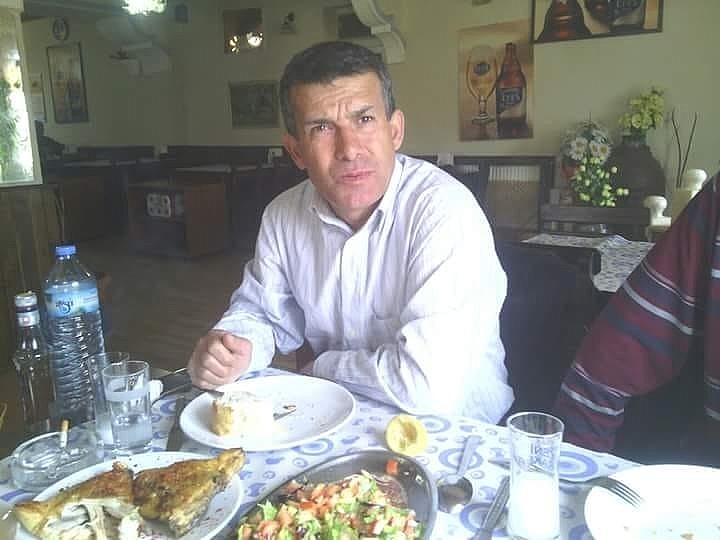 Balkondan düşen adam hayatını kaybetti!