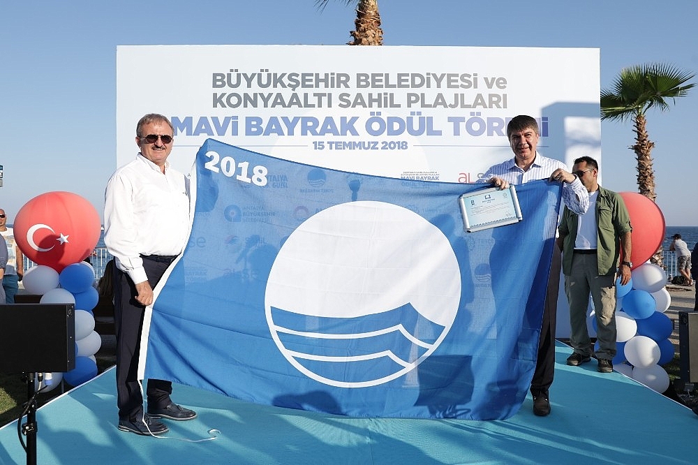 Başkan Türel: "Çevrecilik Konyaaltı'na Mavi Bayrak çekmektir"