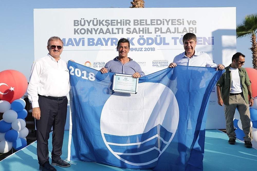 Başkan Türel: "Çevrecilik Konyaaltı'na Mavi Bayrak çekmektir"