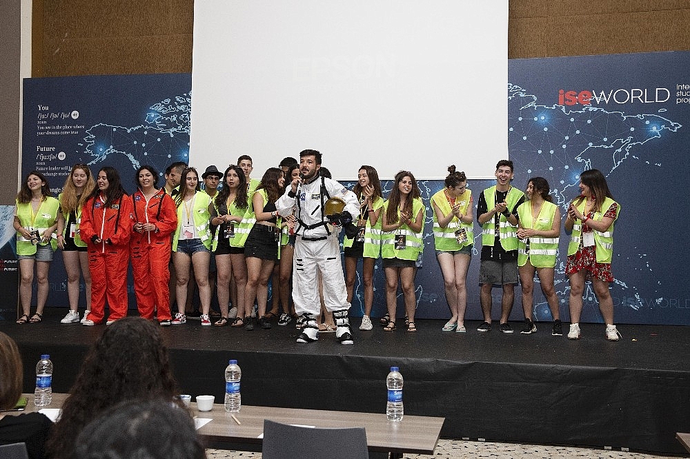 Geleceğin liderleri Antalya'da bir araya geldi