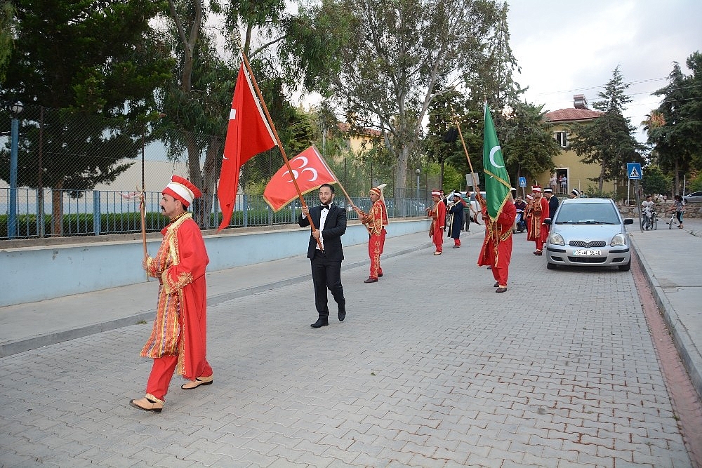 Gelini mehter takımıyla aldı