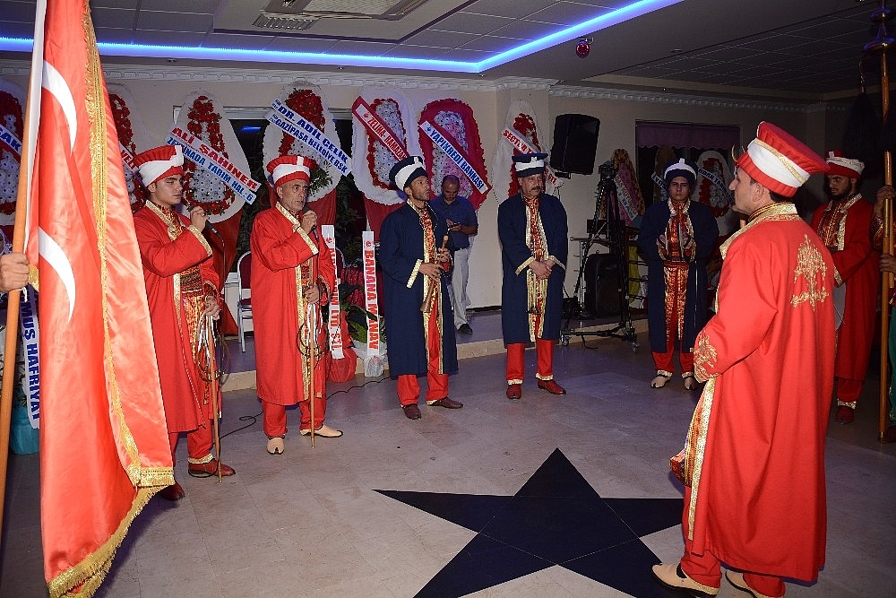Gelini mehter takımıyla aldı