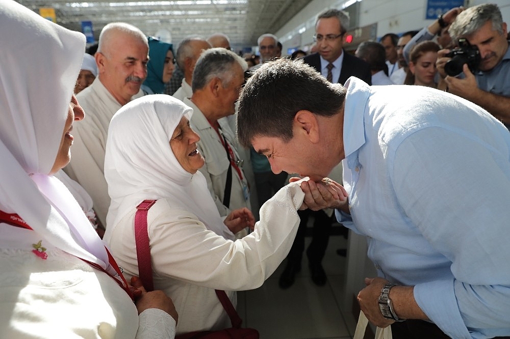 Hacı adayları kutsal topraklara uğurlandı