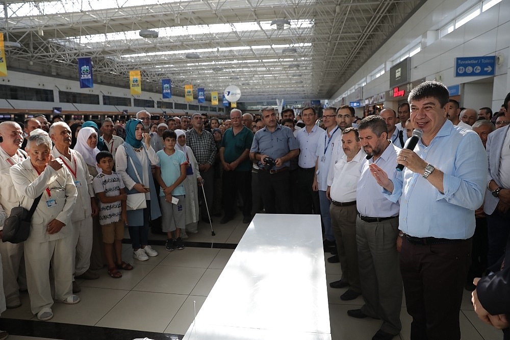 Hacı adayları kutsal topraklara uğurlandı