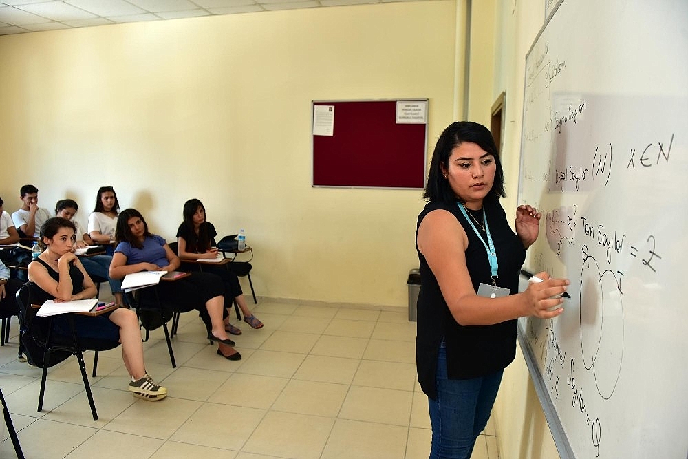 Kepez'den ücretsiz KPSS kursu