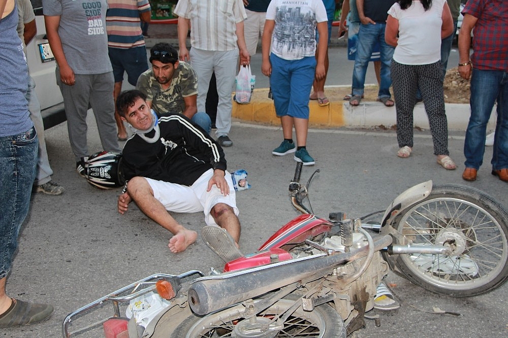 Manavgat'ta trafik kazası: 2 yaralı!