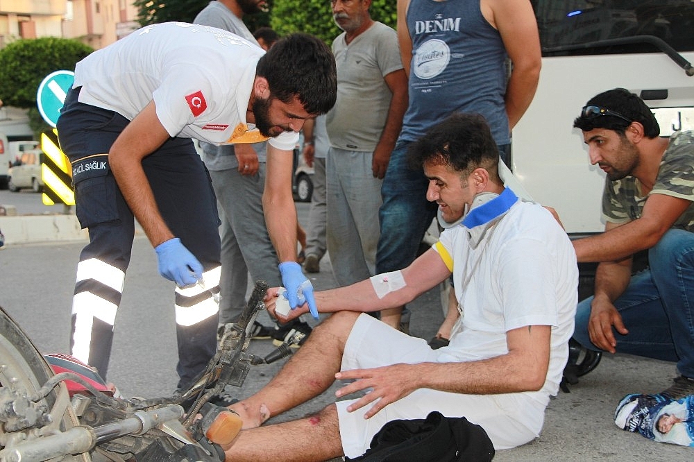 Manavgat'ta trafik kazası: 2 yaralı!