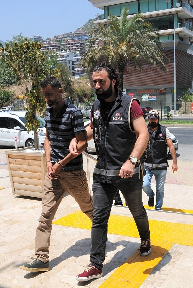 Mersin'de aranıyordu, Alanya'da yakalandı!