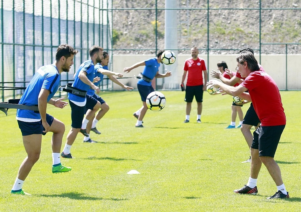 Sıcak, Antalyaspor'un temposunu bozmadı