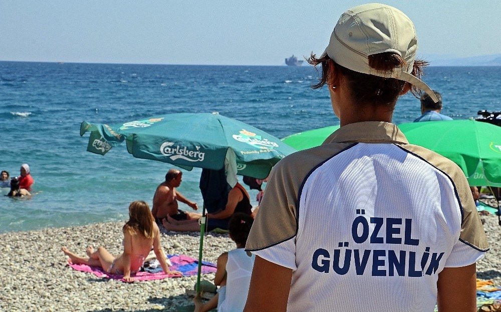 Suçluların korkulu rüyası 'kadın güvenlikçiler'