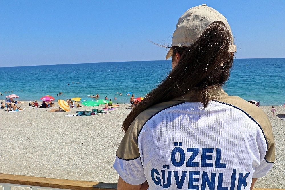 Suçluların korkulu rüyası 'kadın güvenlikçiler'