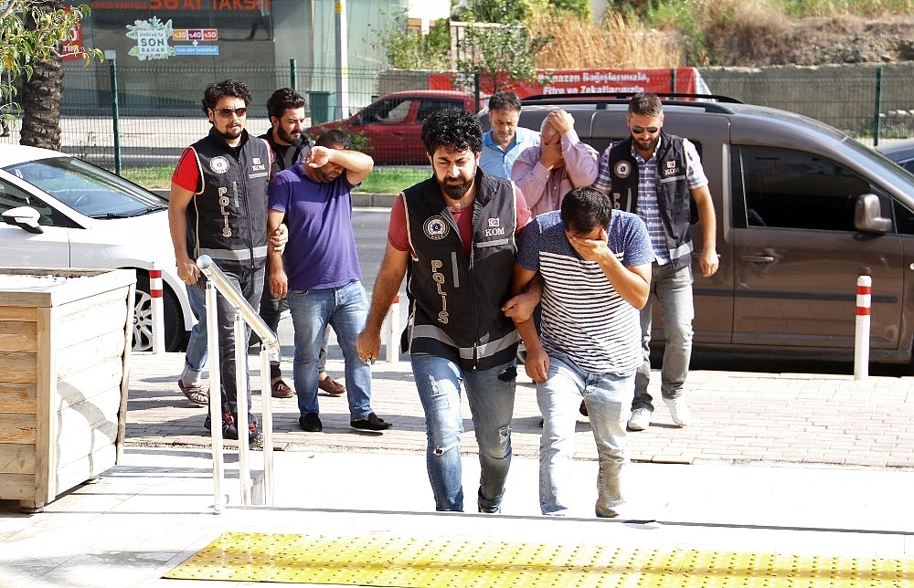 Alanya'da tefeci operasyonunda gözaltına alınanlar adliyede! (Videolu)