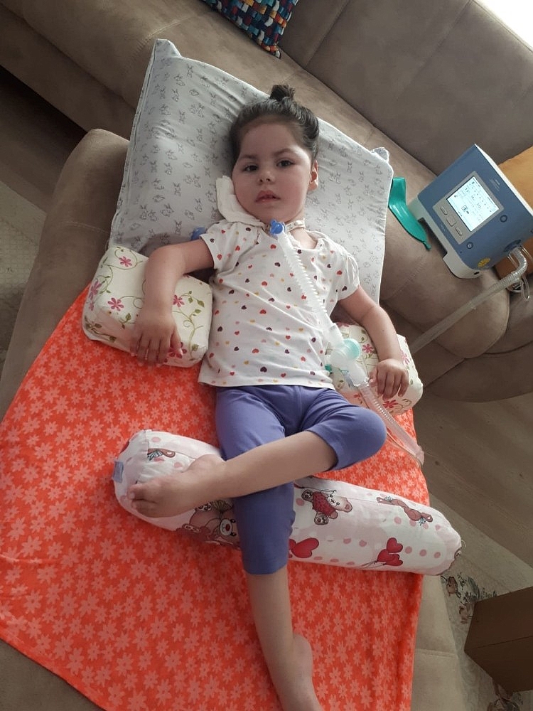 SMA hastası Arife'nin annesi yardım kampanyasına destek istiyor!