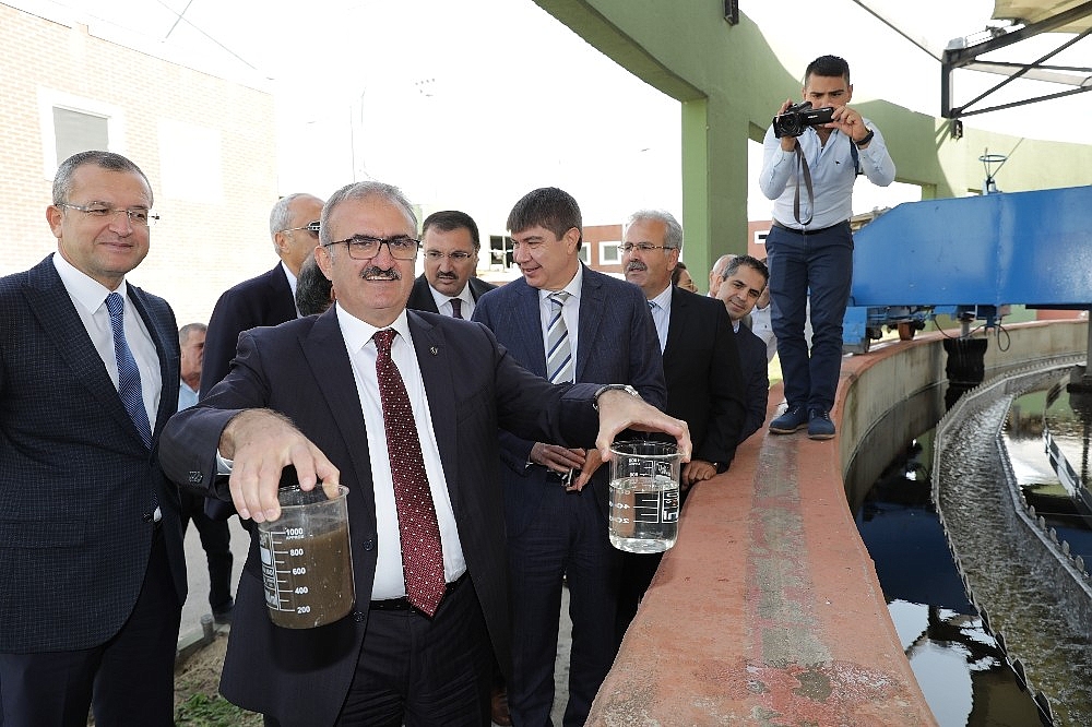 Alt tarafı arıtma üst tarafı futbol sahası