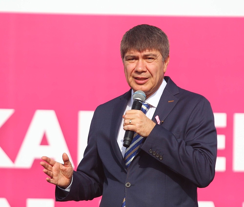Antalya'da kadınlardan pembe yürüyüş