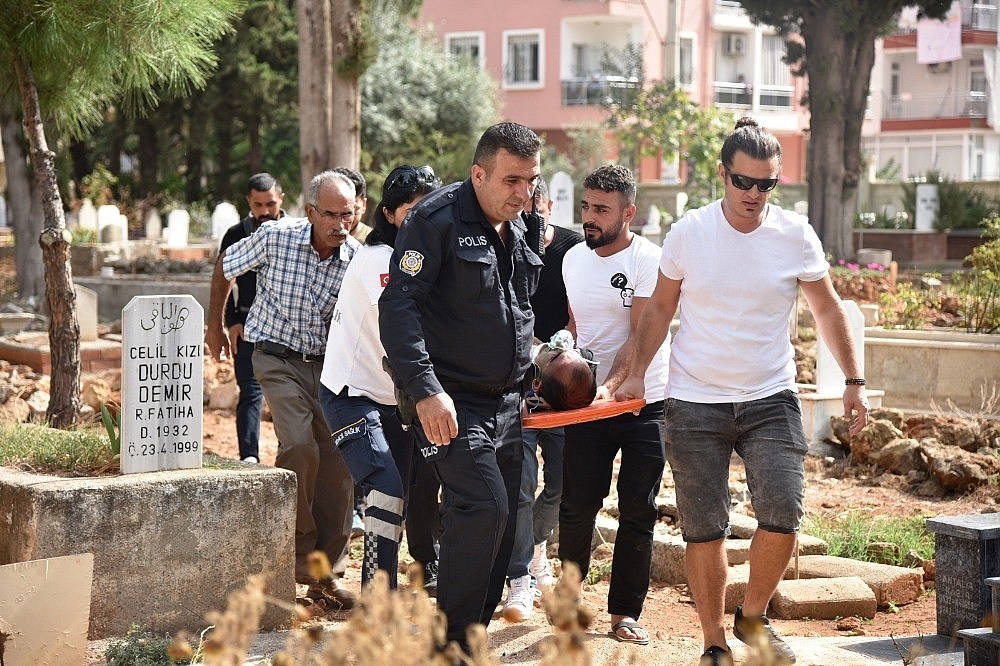 Antalya'da mezarlıkta intihar girişimi!