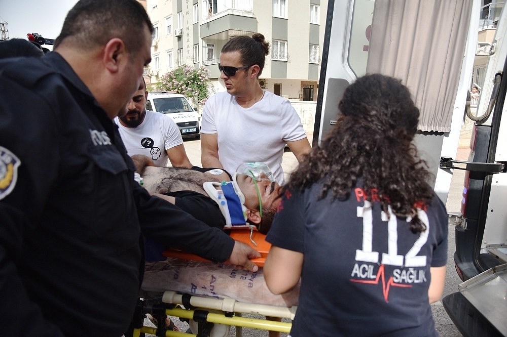 Antalya'da mezarlıkta intihar girişimi!