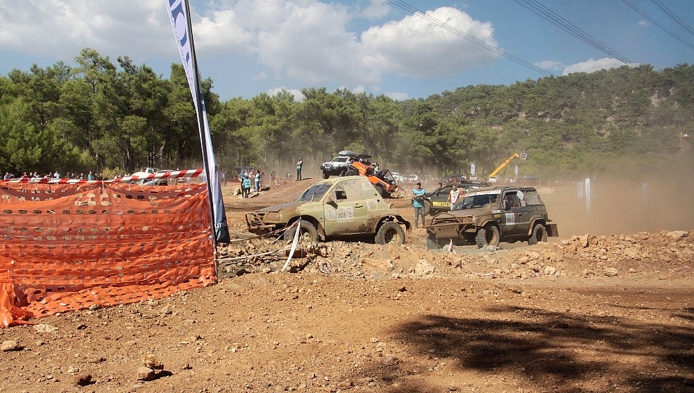 Antalya'da off road nefes kesti (Videolu)