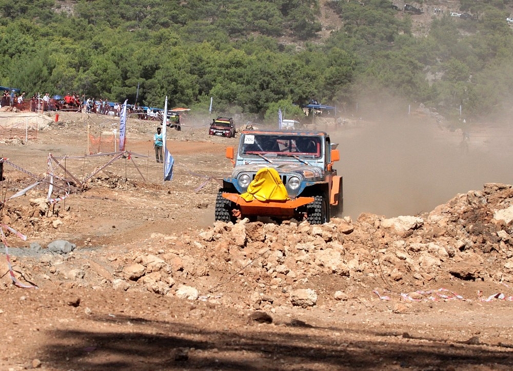 Antalya'da off road nefes kesti (Videolu)