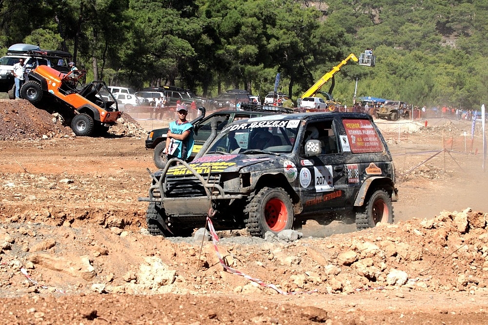 Antalya'da off road nefes kesti (Videolu)