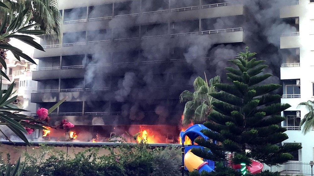 Antalya'da otel yangını!
