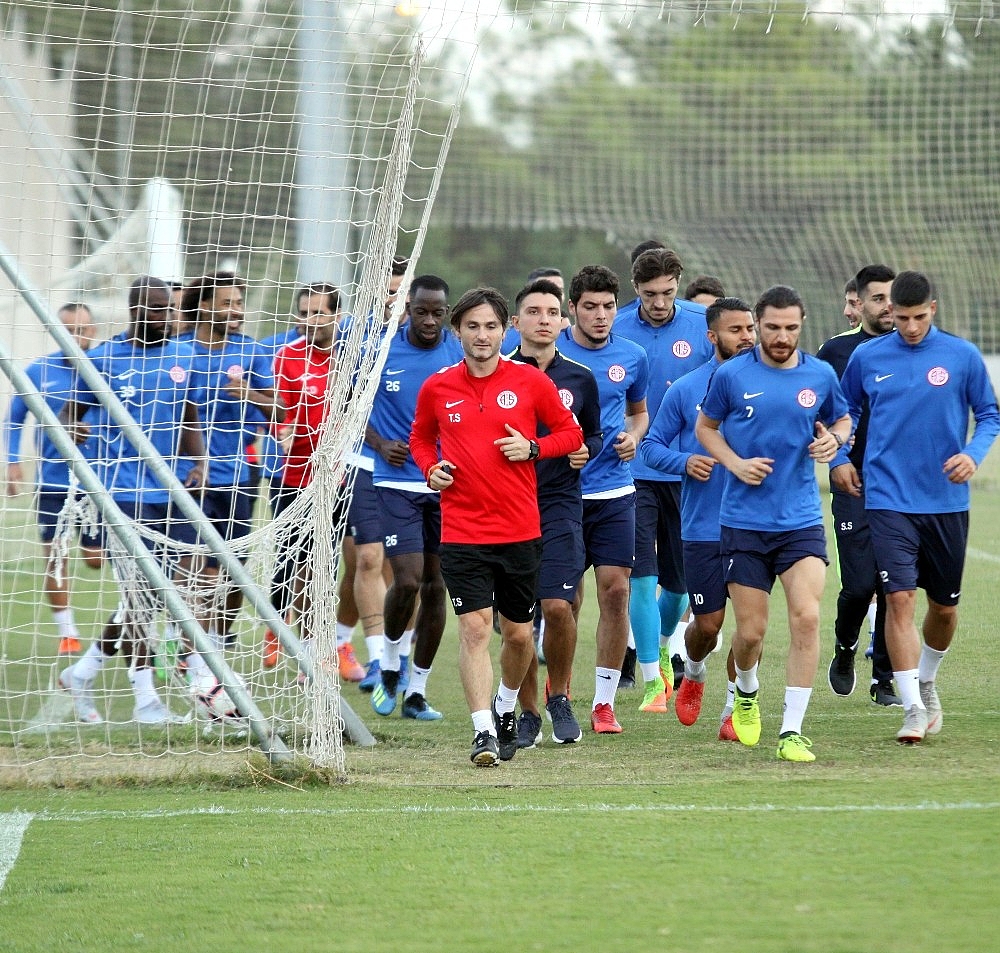 Antalyaspor, Alanyaspor maçı hazırlıklarına başladı