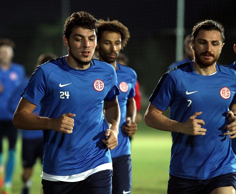 Antalyaspor, Alanyaspor maçı hazırlıklarına başladı