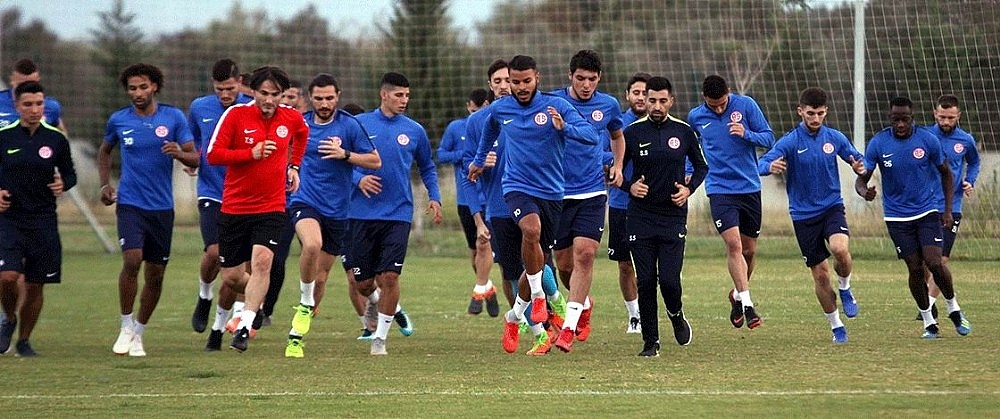 Antalyaspor, Alanyaspor maçı hazırlıklarına başladı