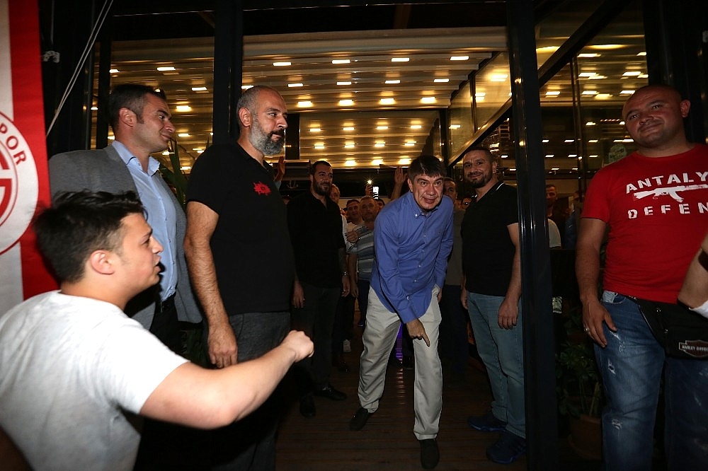 Antalyaspor taraftarlarından birlik gecesi