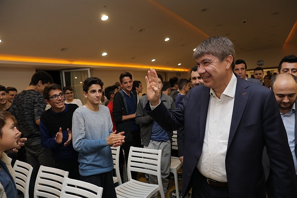 Başkan Türel, gençlerle buluştu