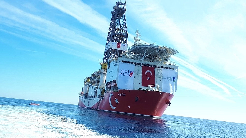 Fatih Sondaj Gemisi ilk sondaj için Akdeniz sularında