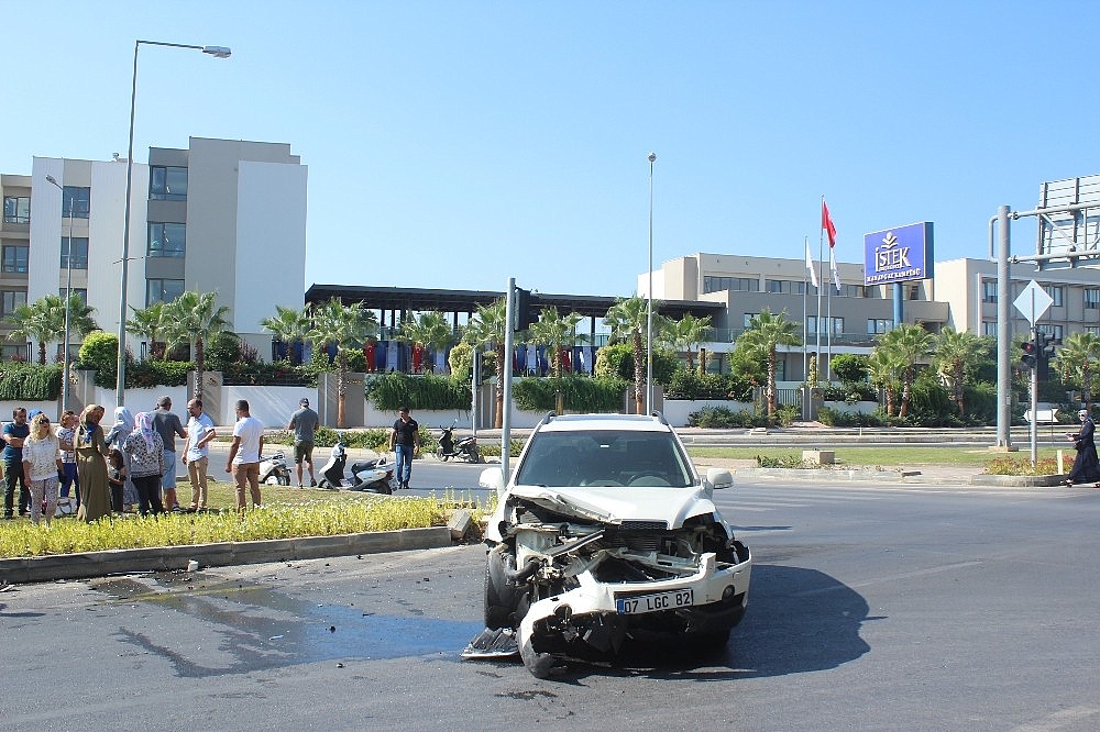 Manavgat'taki kaza ucuz atlatıldı!