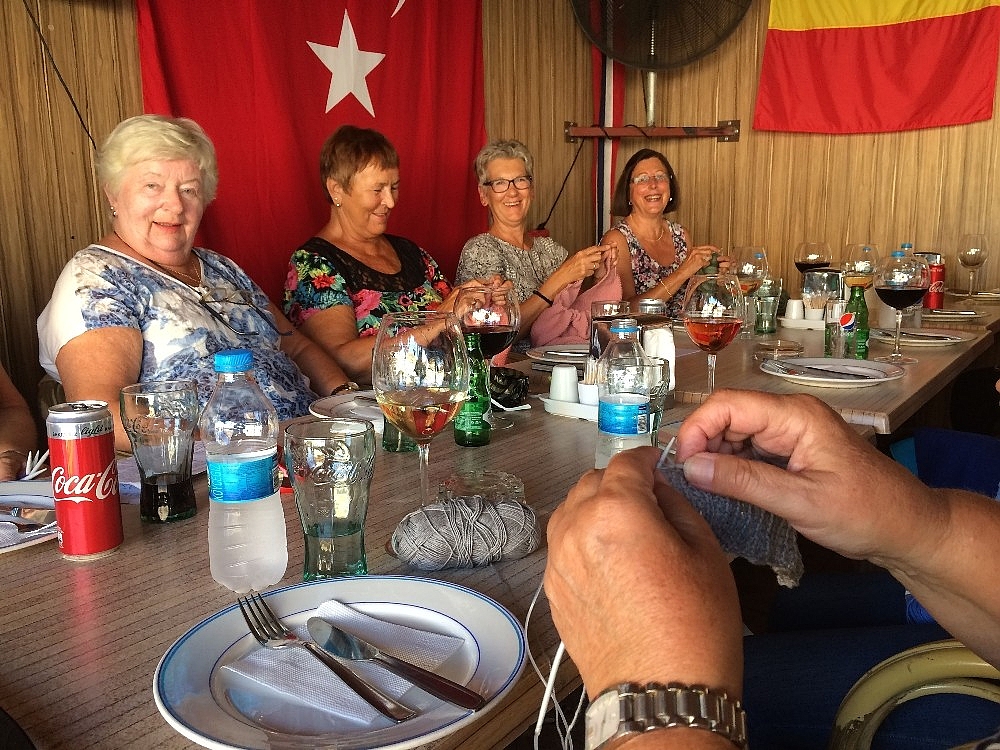 Norveçli kadınlar örgü gününde buluştu