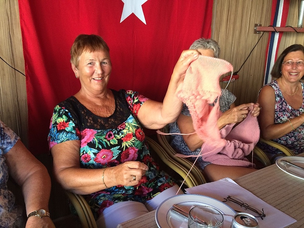 Norveçli kadınlar örgü gününde buluştu
