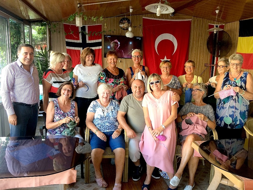 Norveçli kadınlar örgü gününde buluştu