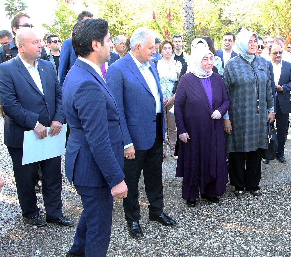TBMM Başkanı Binali Yıldırım 5 bin yıllık Perge'de