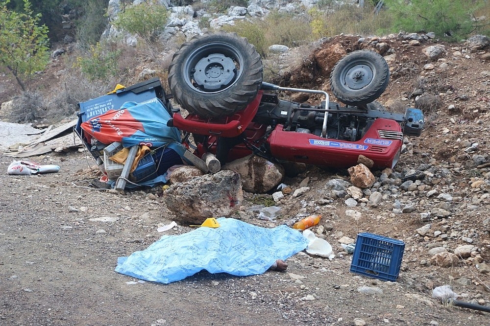 Yayla dönüşü feci kaza:1 ölü, 2 yaralı!