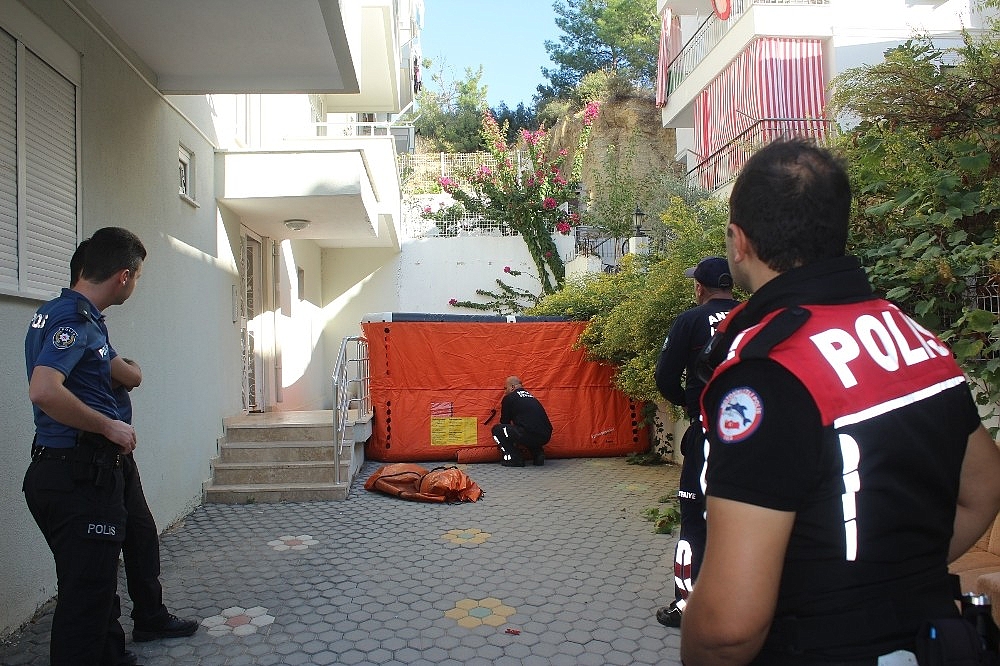 Antalya'da intihar girişimi!