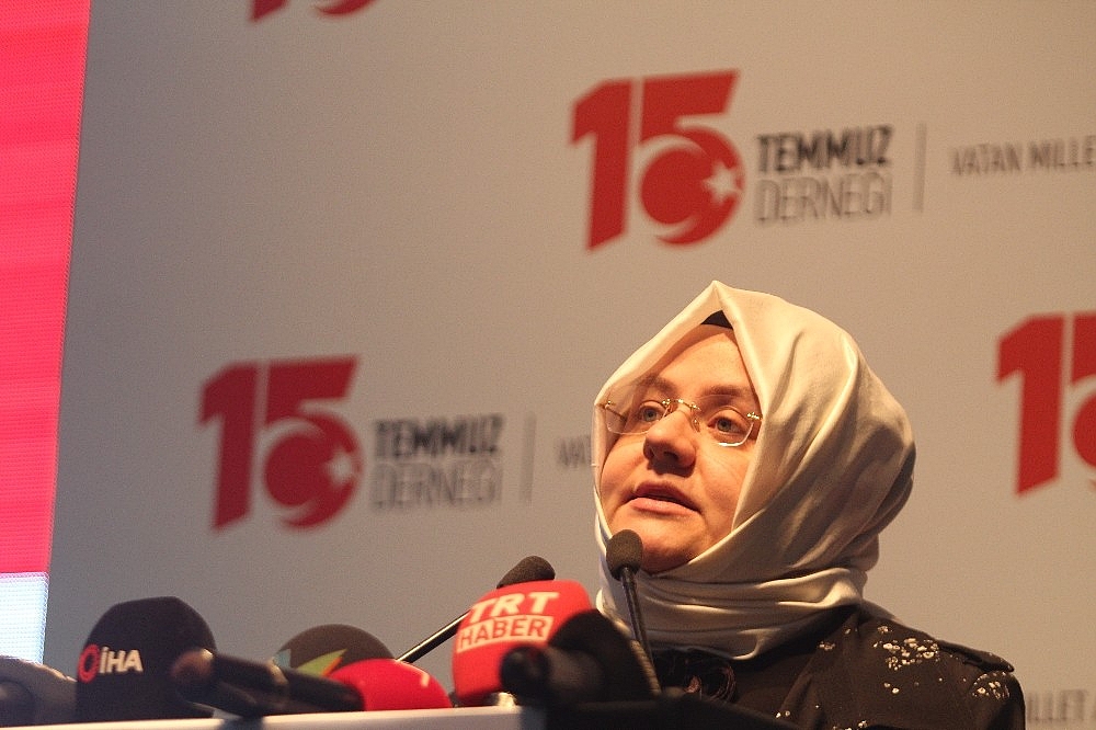 Bakan Selçuk, 15 Temmuz şehit aileleriyle bir araya geldi